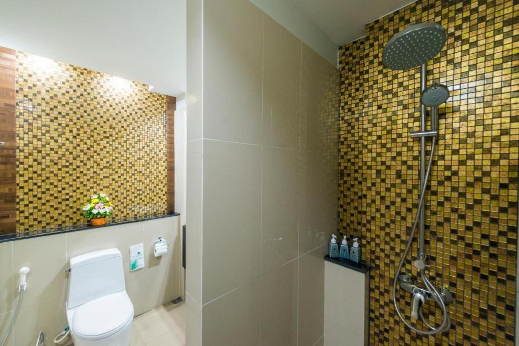 Deluxe King or Twin Room with Balcony